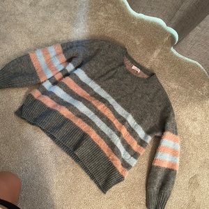 Pink lily sweater size m